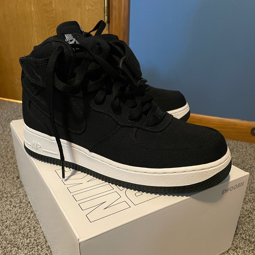Nike Air Force 1 black and white canvas
